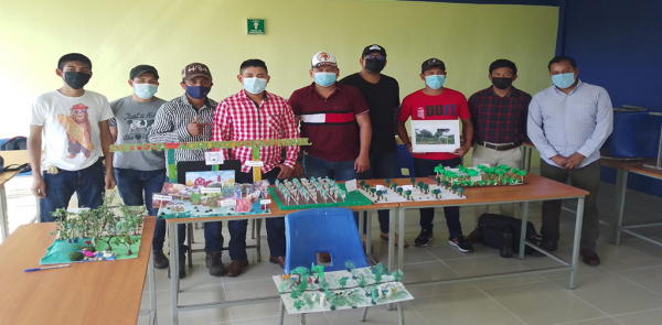 EXPOSICIÓN DE MAQUETAS POR ALUMNOS DE 7MO. SEMESTRE DE LA LICENCIATURA INGENIERO AGRÓNOMO.